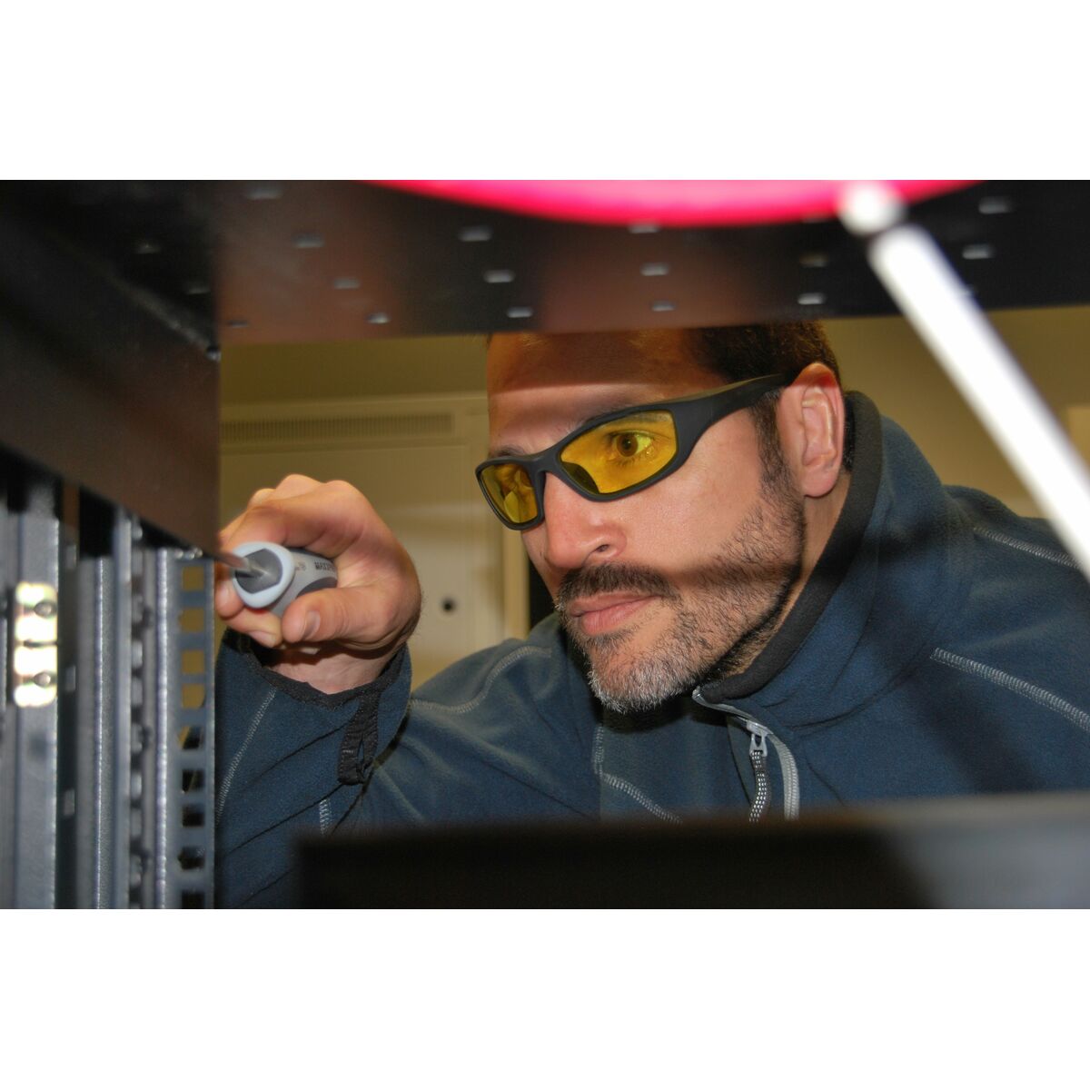 V4HE47B52B35C1B7AB92F0A83380F51E404R6614416P5